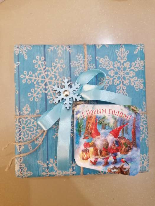 Фотография покупателя товара Бумага упаковочная крафтовая «Снежинки на дереве», 50 × 70 см - Фото 1
