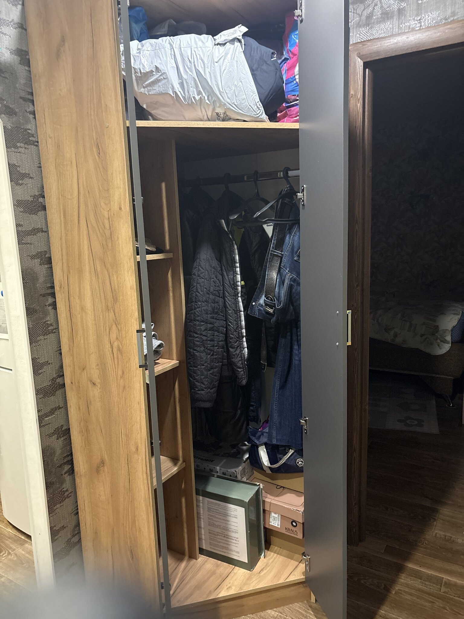 Фотография покупателя товара Шкаф угловой «Мартина», 800×800×2200 мм, цвет графит/дуб крафт - Фото 4