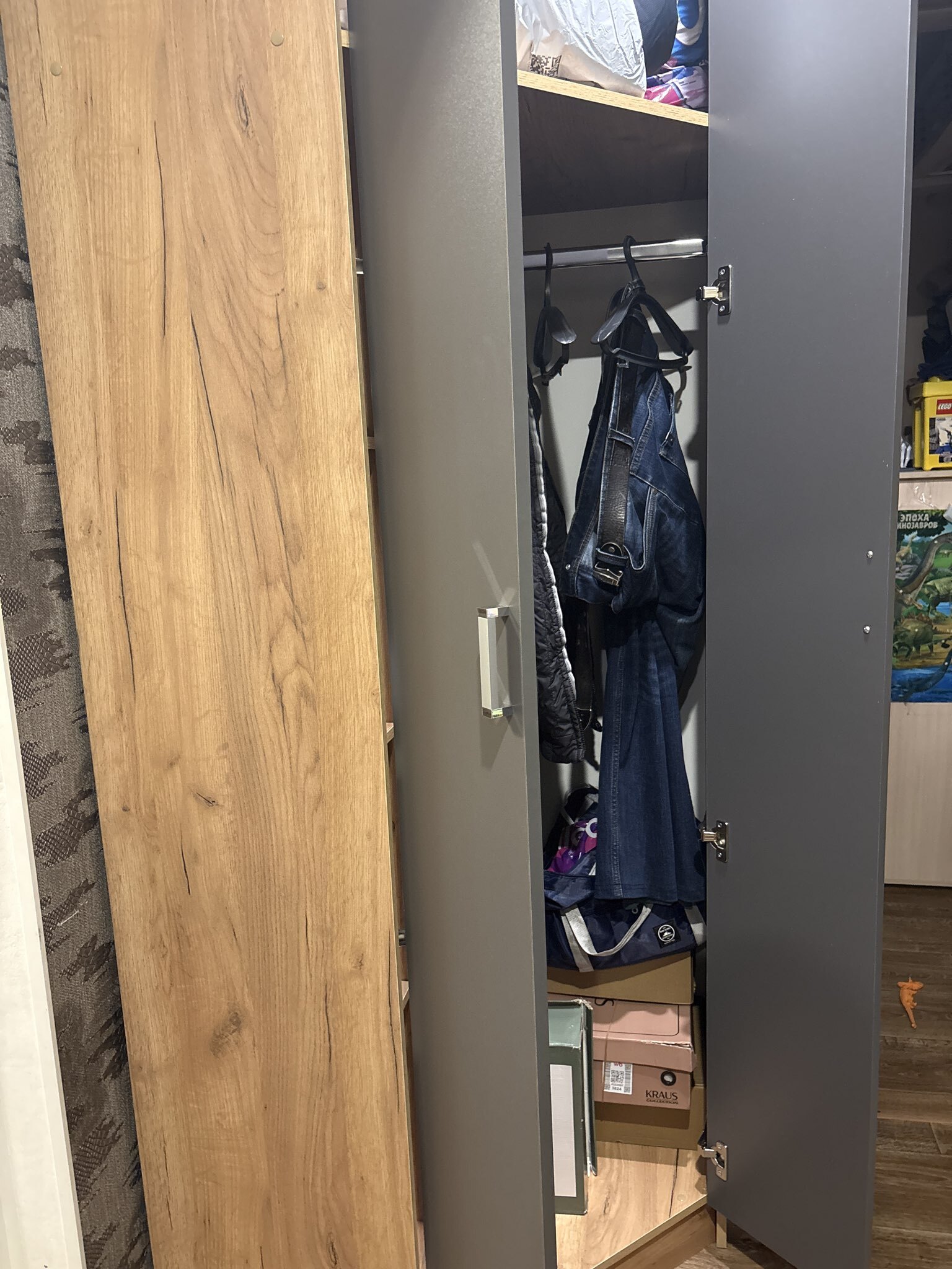 Фотография покупателя товара Шкаф угловой «Мартина», 800×800×2200 мм, цвет графит/дуб крафт - Фото 6