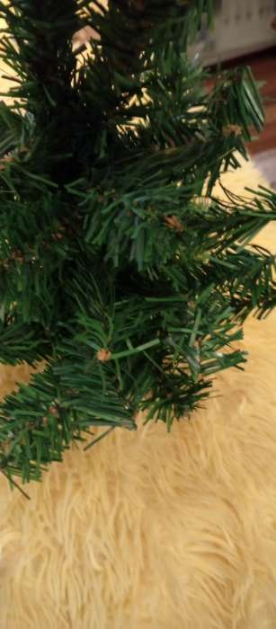 Фотография покупателя товара Искусственная ёлка «Зимнее волшебство. Простая», 90 см, 90 ПВХ веток отгибаются - Фото 189