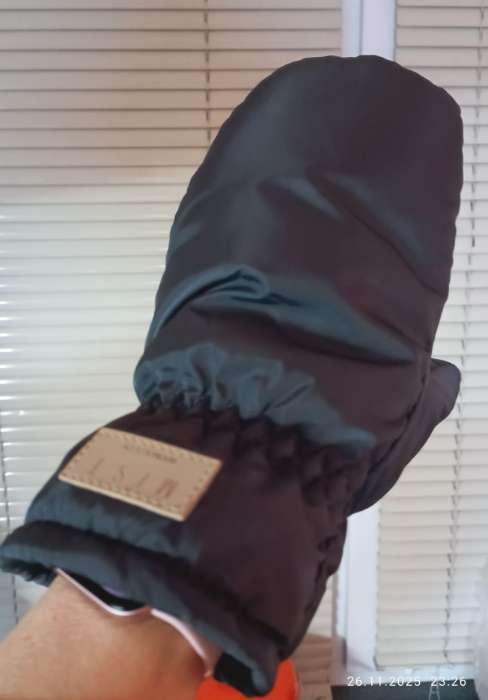 Фотография покупателя товара Варежки женские MIST, с меховым утеплителем, размер 26 см, серые - Фото 2