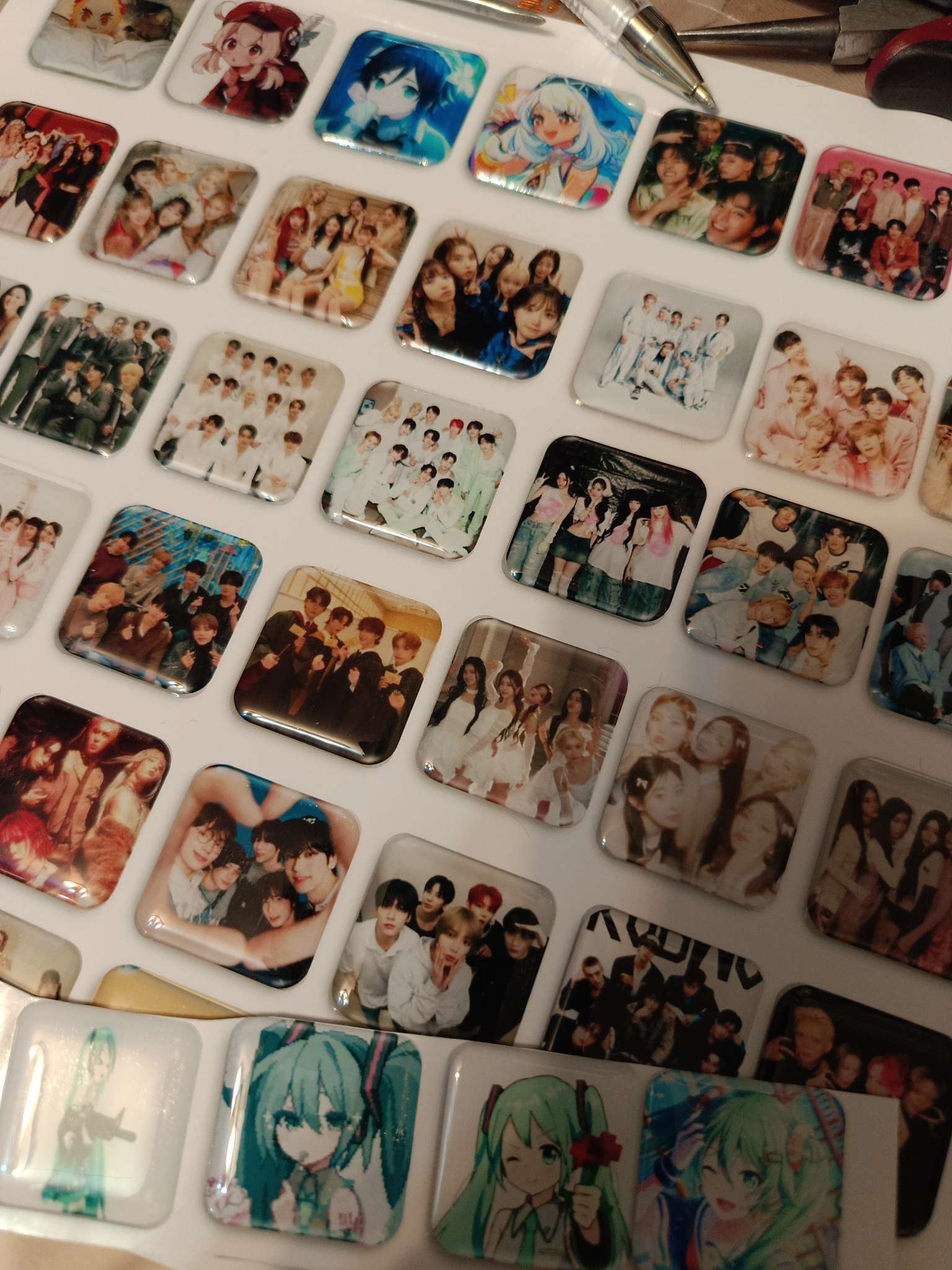 Фотография покупателя товара Стикеры эпоксидные прозрачные заготовки 3D 100 шт 2,5 x 2,5 см + самоклеящаяся бумага - Фото 1