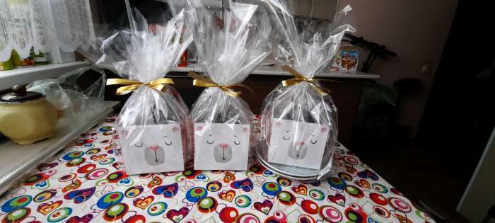 Фотография покупателя товара Коробка для мини-букетов «С новым годом», мишка, 12 х 17 х 10 см - Фото 1