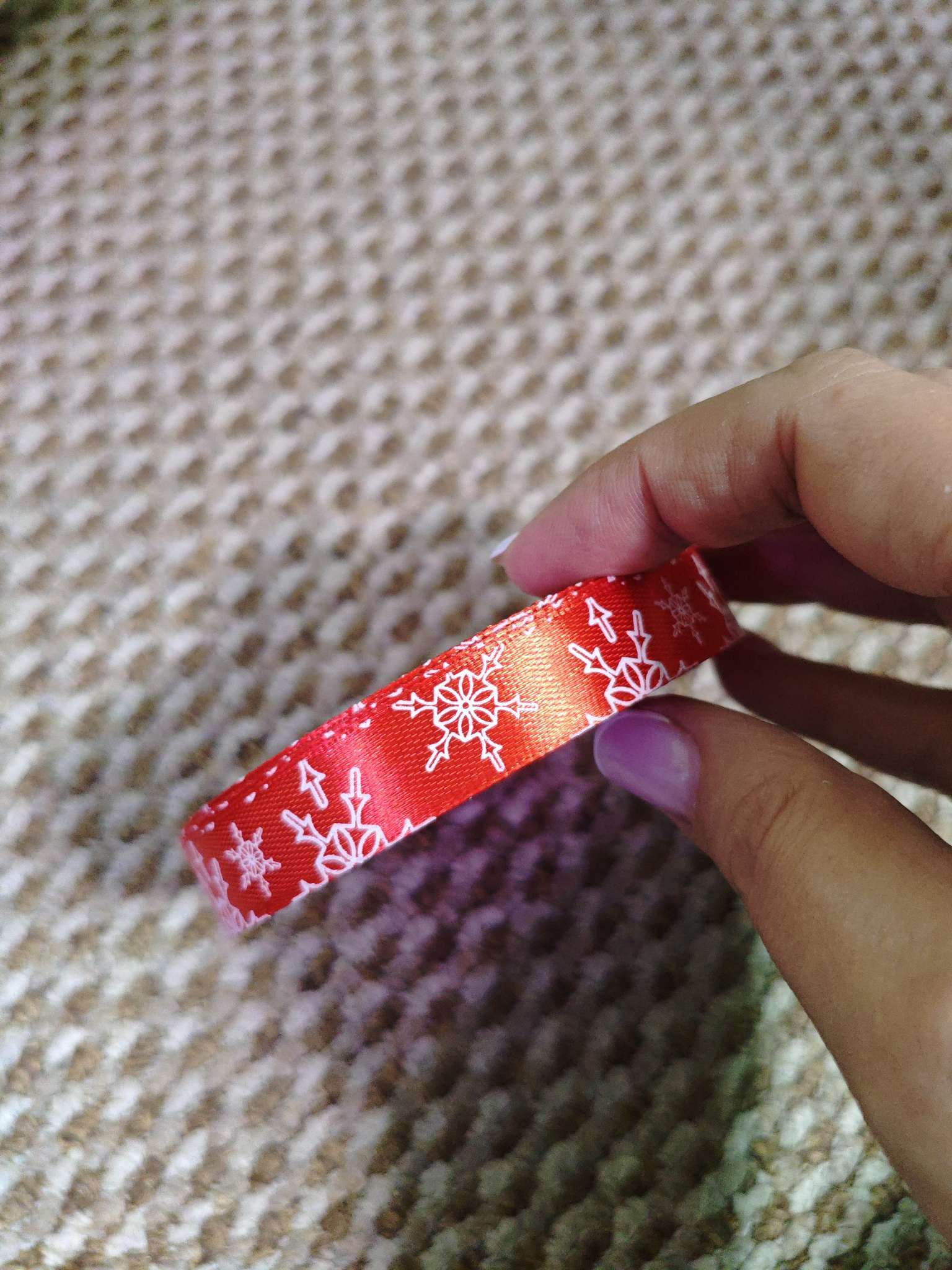 Фотография покупателя товара Лента атласная «Снежинки», 15 мм, 23±1 м, красная - Фото 2