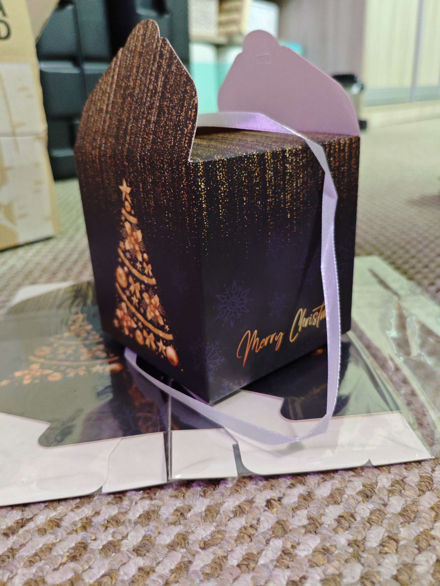 Фотография покупателя товара Коробка складная, подарочная новогодняя Merry christmas 10×10×10 см - Фото 3