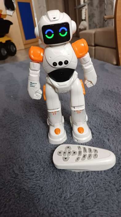 Фотография покупателя товара Робот радиоуправляемый «ТехноБот», работает от аккумулятора, управление жестами, световые и звуковые эффекты, цвет синий - Фото 2