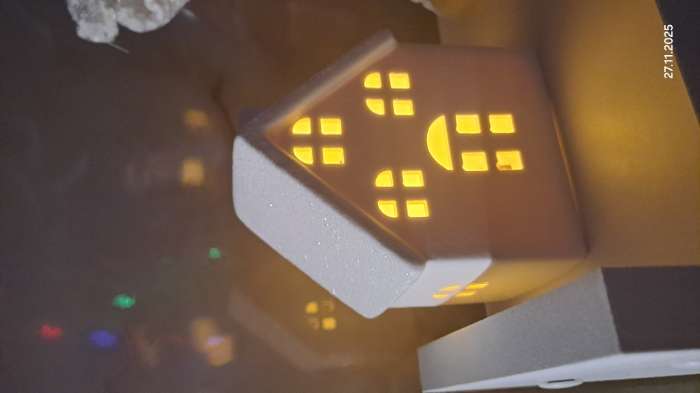 Фотография покупателя товара Светодиодная фигура «Дом с окнами» 8.1×5.7×10.1 см, 1 LED, керамика, от батареек LR44×2, свечение тёплое белое - Фото 1