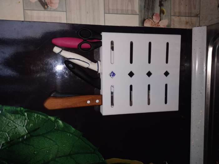 Фотография покупателя товара Держатель для ножей настенный Доляна «Вог», цвет белый - Фото 2