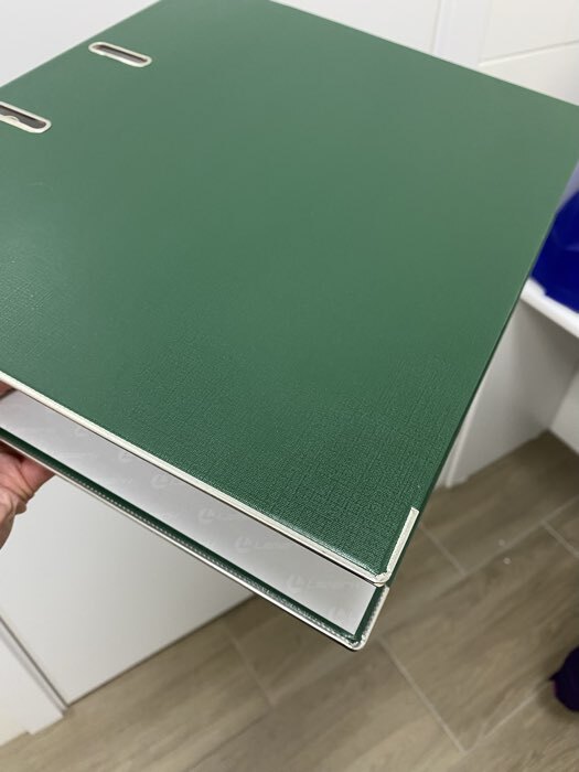 Фотография покупателя товара Папка-регистратор А4, 75 мм, ПВХ, тиснение «лен», металлическая окантовка, карман на корешок, собранная, зеленая - Фото 3