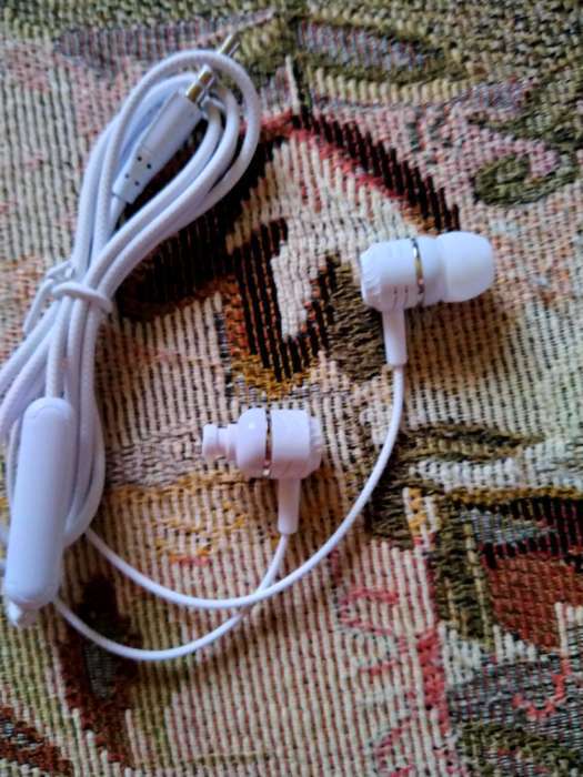 Фотография покупателя товара Наушники CB-52, проводные, вакуумные, микрофон, Jack 3.5 мм, кабель 1 м, чёрные - Фото 6