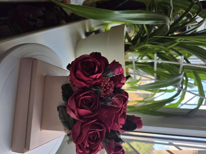 Фотография покупателя товара Коробка PVC, для цветов и букетов, с лентой, 28×18×18 см, красный - Фото 2