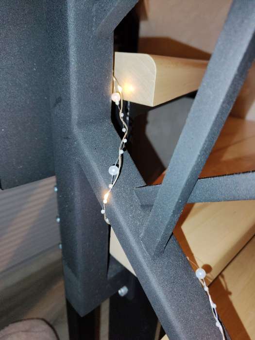 Фотография покупателя товара Гирлянда «Нить» 5 м, роса с насадками «Сияние», IP20, серебристая нить, 50 LED, от батареек АА×3, свечение RGB - Фото 2