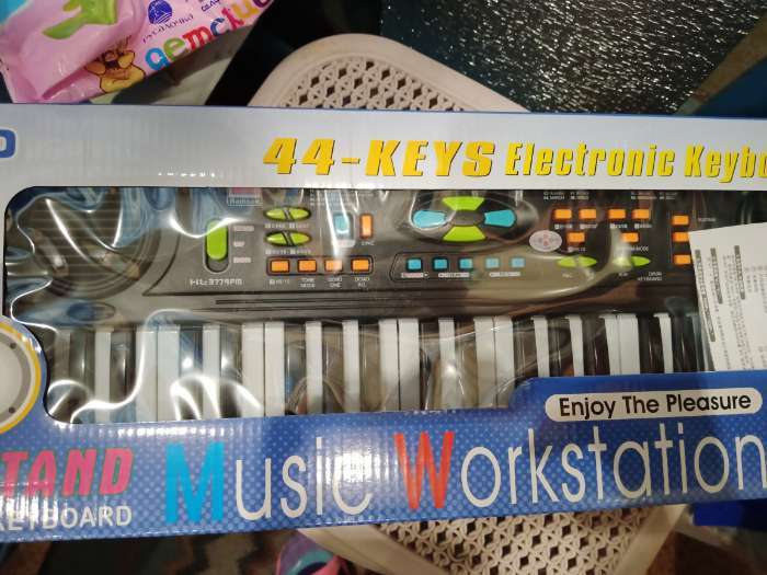 Фотография покупателя товара Синтезатор «Музыкант-2» с FM-радио, микрофоном, 44 клавиши, работает от сети и от батареек