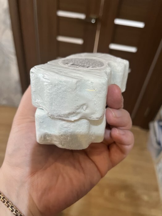 Фотография покупателя товара Бомбочка для ванн новогодняя «Елка плавающая с фейерверком», 150 г - Фото 3