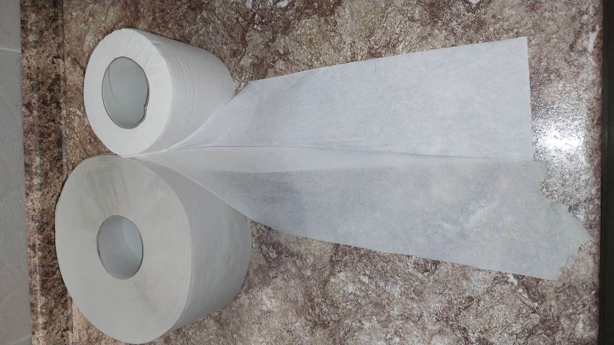 Фотография покупателя товара Туалетная бумага Veiro Professional Midi 1 в средних рулонах, 1 слой, 180 метров - Фото 2