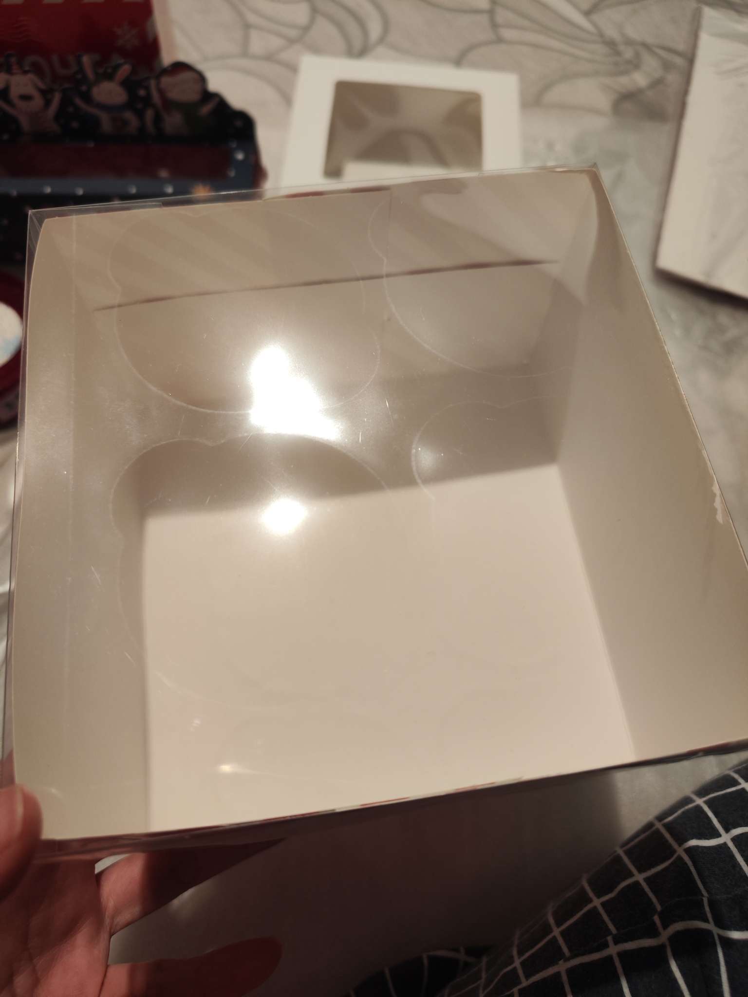 Фотография покупателя товара Коробка для капкейка «Новогодний подарок от Деда Мороза», 16×16×10 см - Фото 15