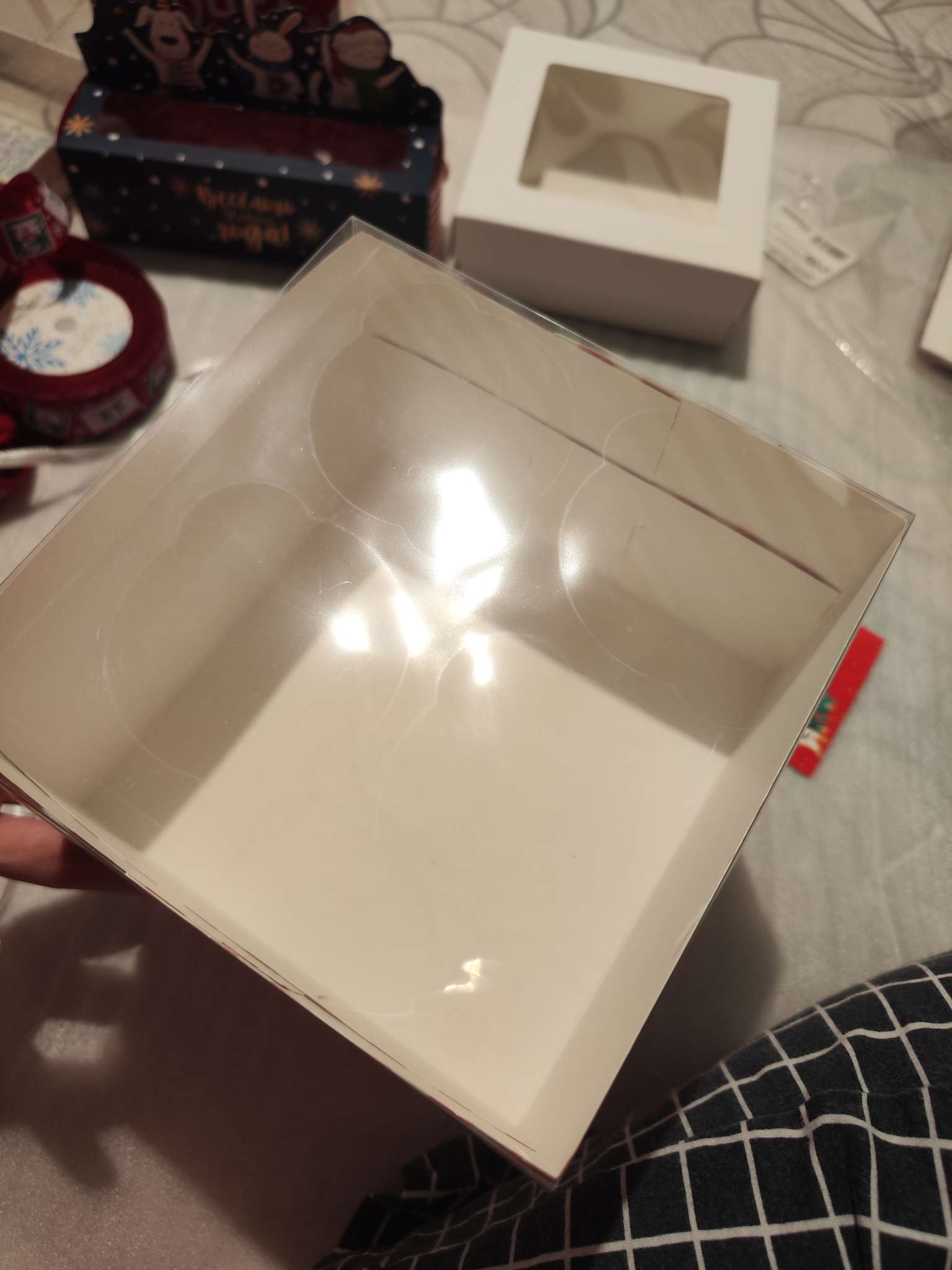 Фотография покупателя товара Коробка для капкейка «Новогодний подарок от Деда Мороза», 16×16×10 см - Фото 16