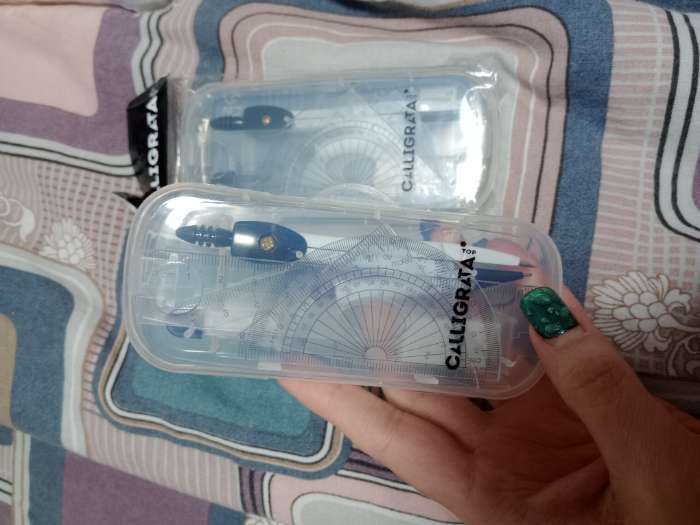 Фотография покупателя товара Циркуль металлический 120 мм в пластиковом пенале, с механическим карандашом, грифелями, ластиком, линейкой, 2 треугольниками и транспортиром - Фото 2