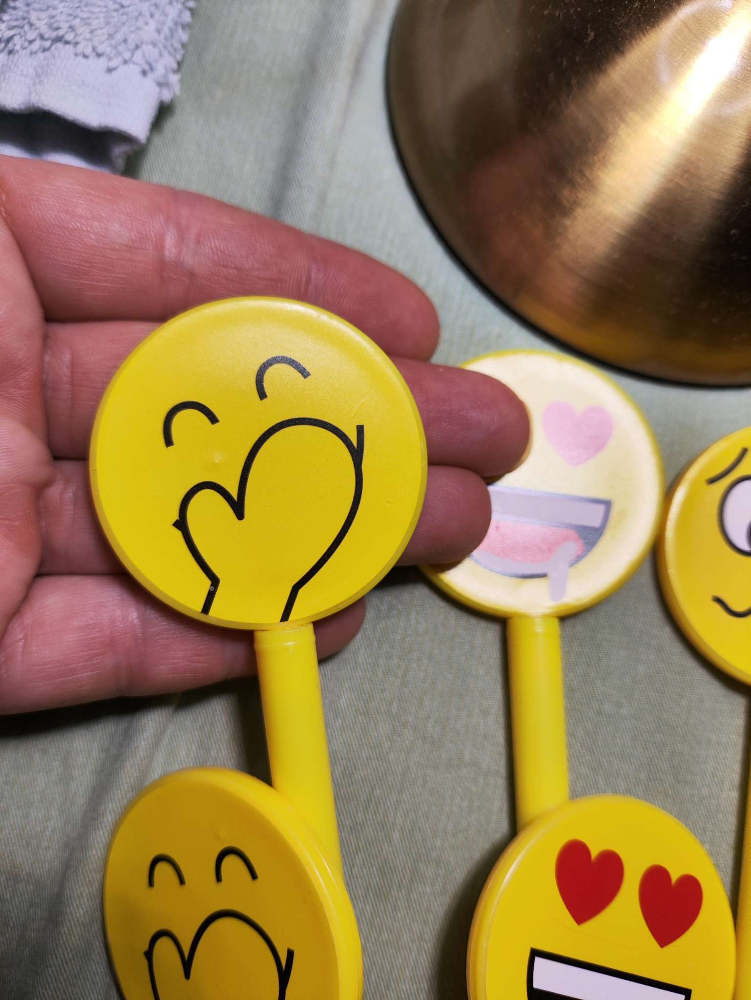 Фотография покупателя товара Ручка-прикол Calligrata «Смайл», синий стержень, гелевая, МИКС - Фото 15