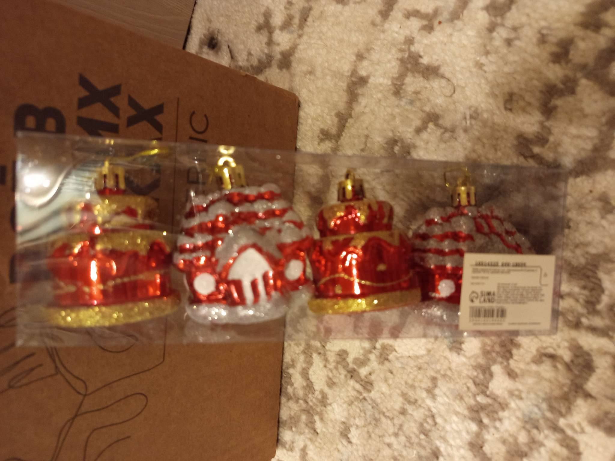 Фотография покупателя товара Ёлочные игрушки 4 шт. «Зимнее волшебство. Карнавальный» пластик, 7×5 см, красный - Фото 1