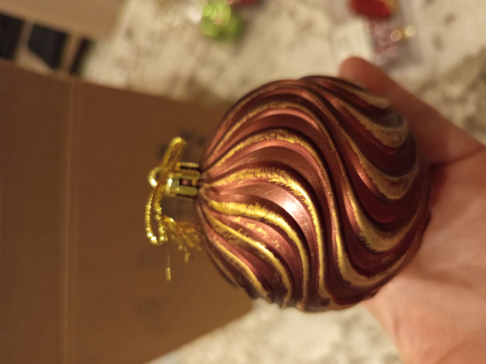 Фотография покупателя товара Ёлочные игрушки «Ширин», шары новогодние, d=8 см, набор 2 шт., волна, зелёно-золотой - Фото 17