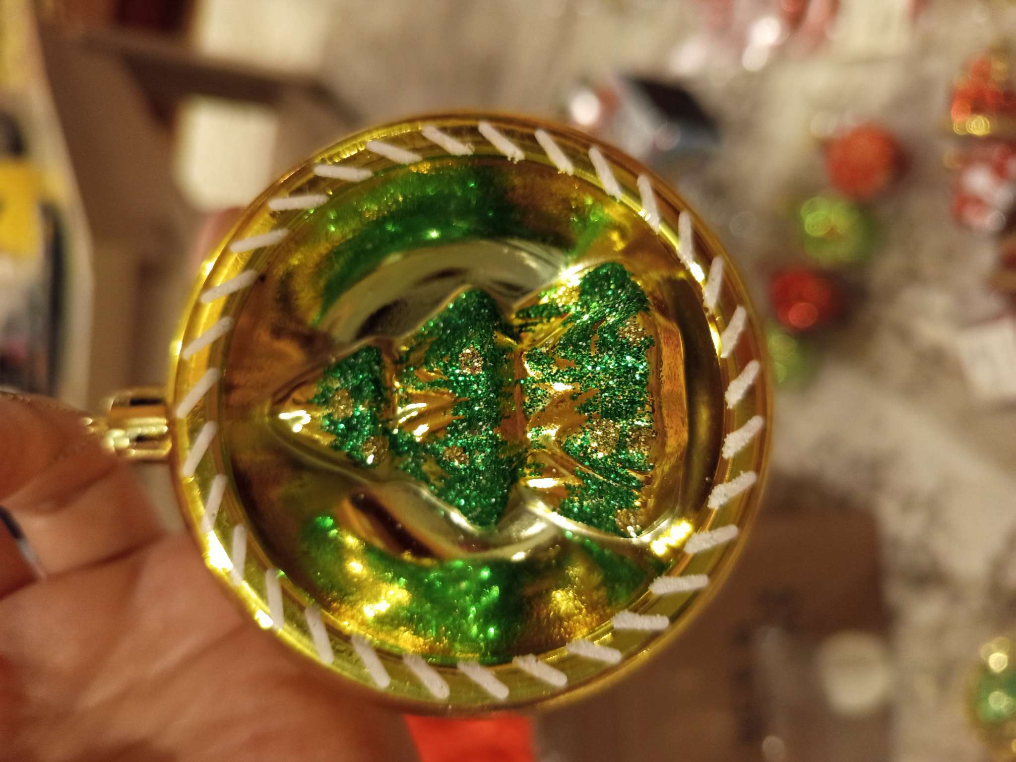 Фотография покупателя товара Ёлочные игрушки «Праздник», шары новогодние, d=8 см, 4 шт., красный/зелёный - Фото 4