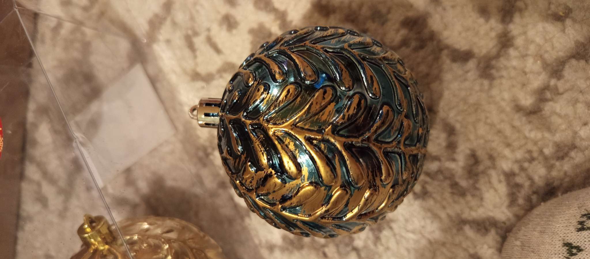 Фотография покупателя товара Ёлочные игрушки «Мадлен» веточки, шары новогодние, набор d=8 см, 3 шт., МИКС - Фото 5