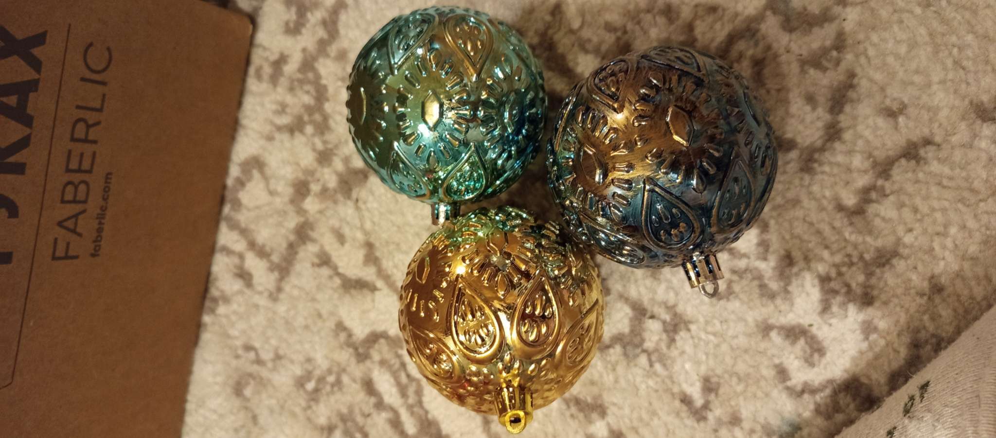 Фотография покупателя товара Ёлочные игрушки «Мадлен» веточки, шары новогодние, набор d=8 см, 3 шт., МИКС - Фото 1