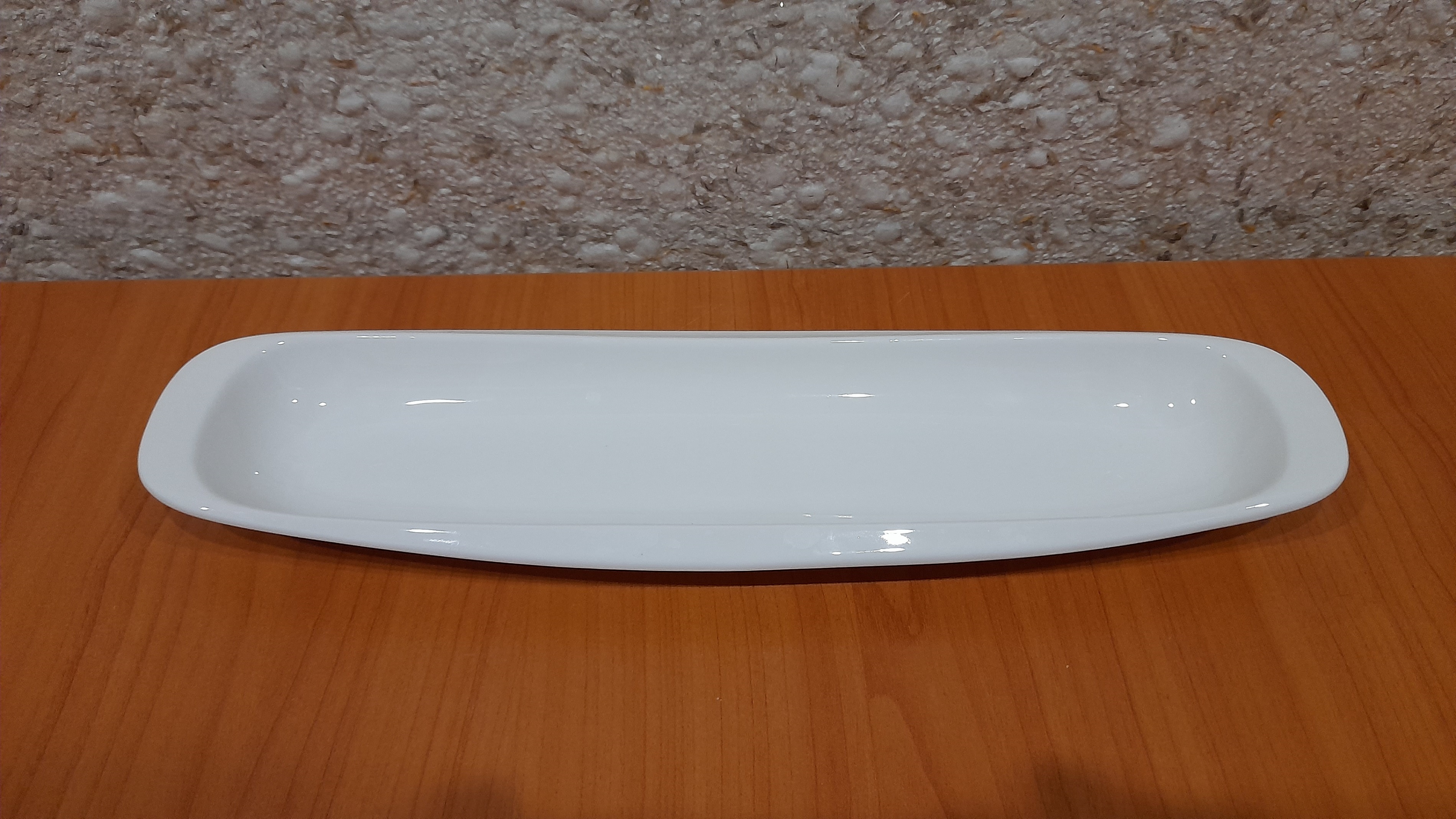 Фотография покупателя товара Блюдо фарфоровое Wilmax, d=33 см, цвет белый