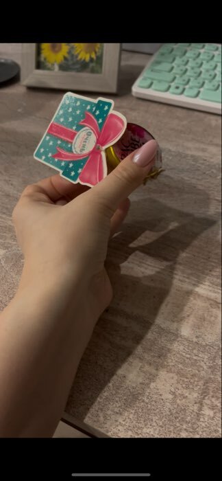 Фотография покупателя товара Шильдик новогодний на подарок «Крутой Дед Мороз», 5×7.5 см - Фото 2