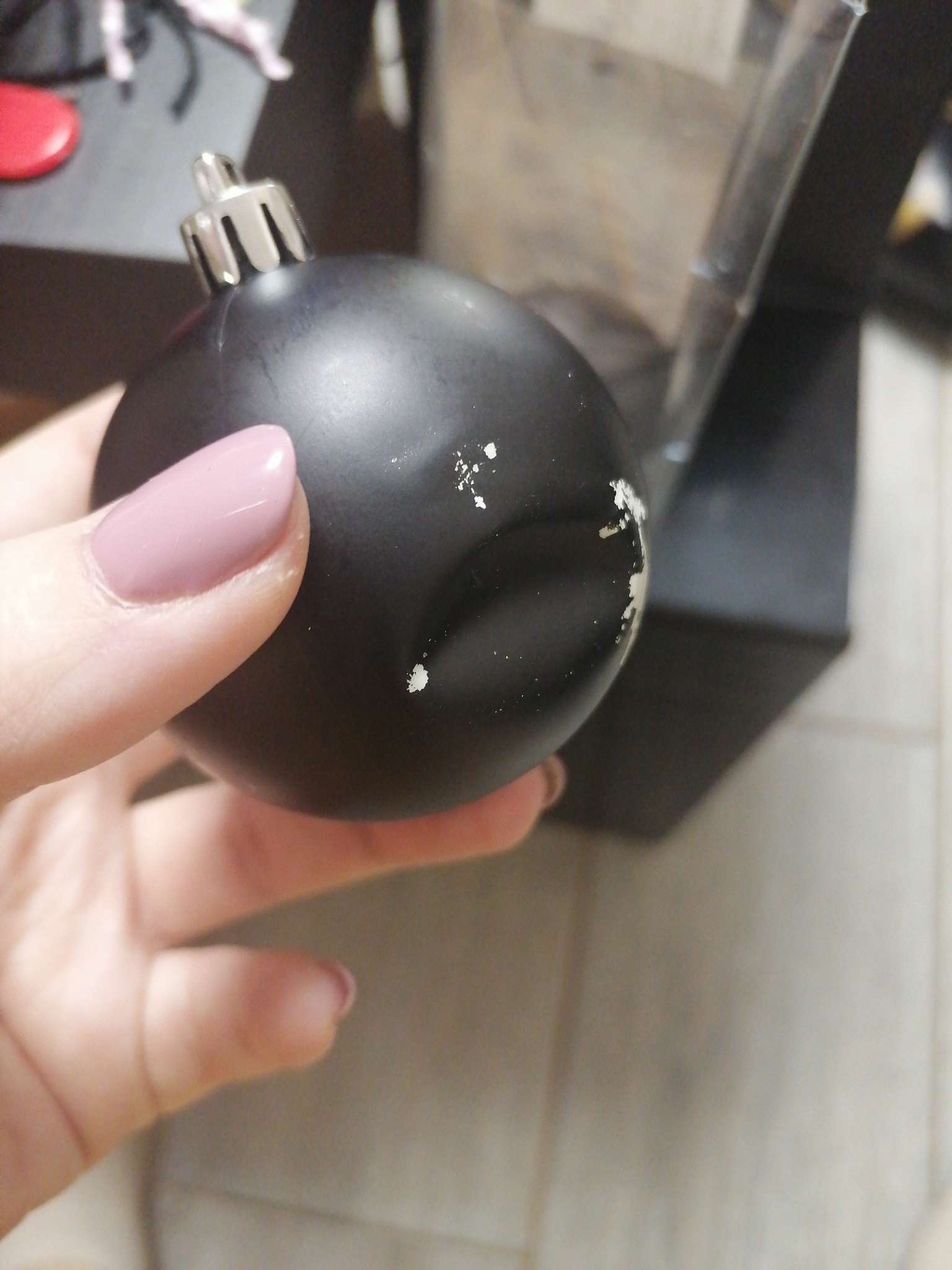 Фотография покупателя товара Шары ёлочные новогодние «Отдаём подарки и расходимся», пластик, d=6, 3 шт., чёрные - Фото 10