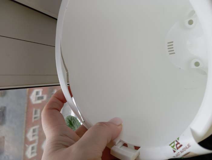 Фотография покупателя товара Кашпо для цветов со вставкой Plast-Avenue «Валенсия», 2.8 л, пластик, белое - Фото 7