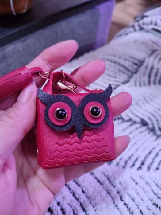 Фотография покупателя товара Брелок для ключей с карабином, с кистью «Сумочка. Сова», на сумку, рюкзак, бордо, 5.2×2.5×6 см - Фото 1