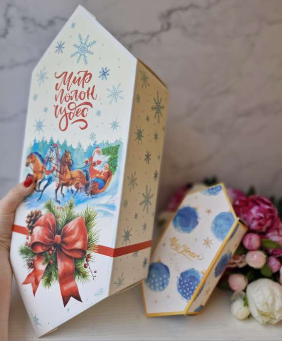 Фотография покупателя товара Коробка - конфета новогодняя подарочная складная «Новогодний подарок», 18×28×10 см - Фото 2