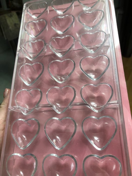 Фотография покупателя товара Форма для шоколада KONFINETTA «Сердца», 27,5×13,5 см, 21 ячейка (2×3 см) - Фото 3