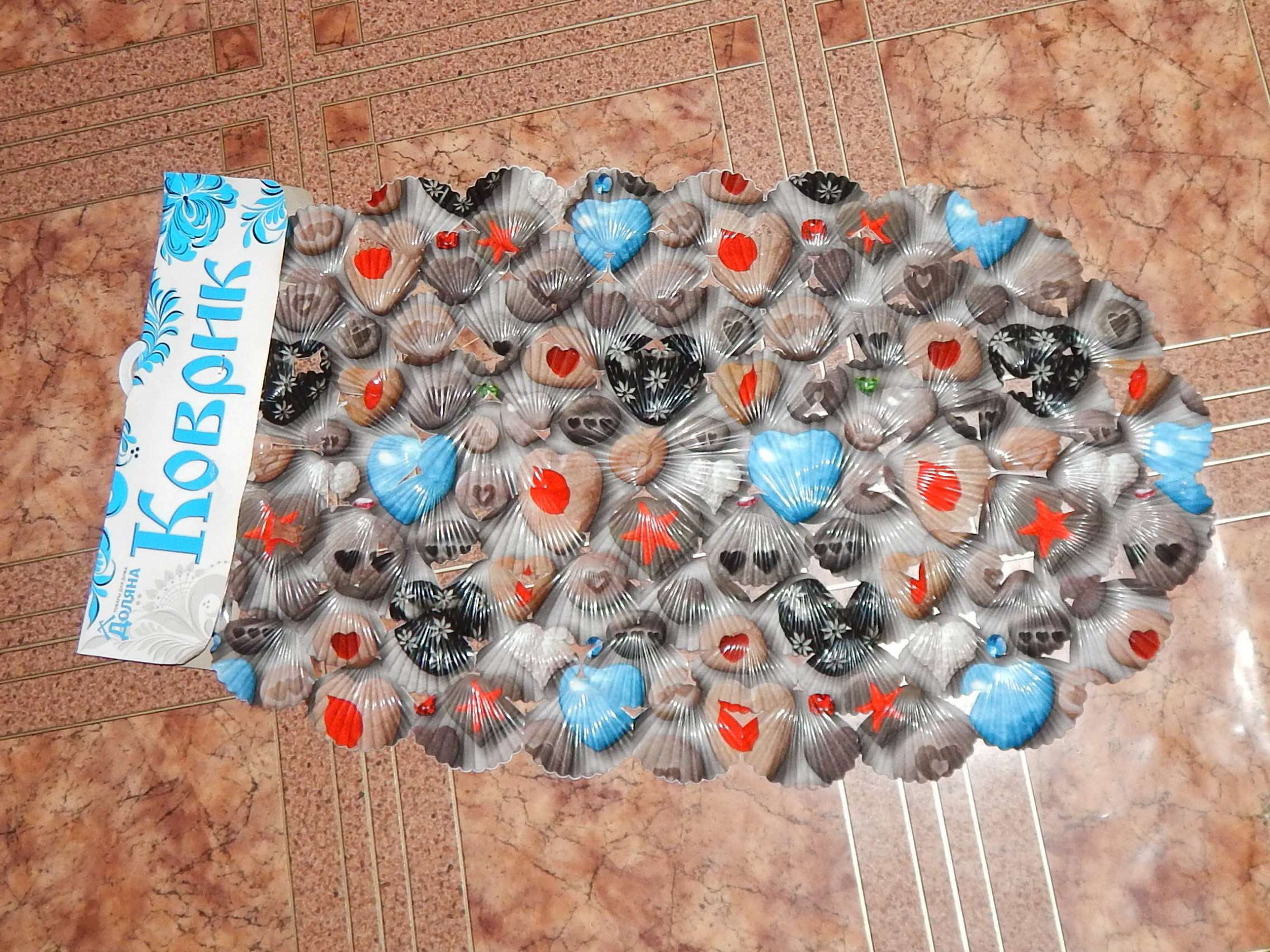 Фотография покупателя товара SPA-коврик для ванны на присосках Доляна «Камни на ракушках», 36×66 см - Фото 3
