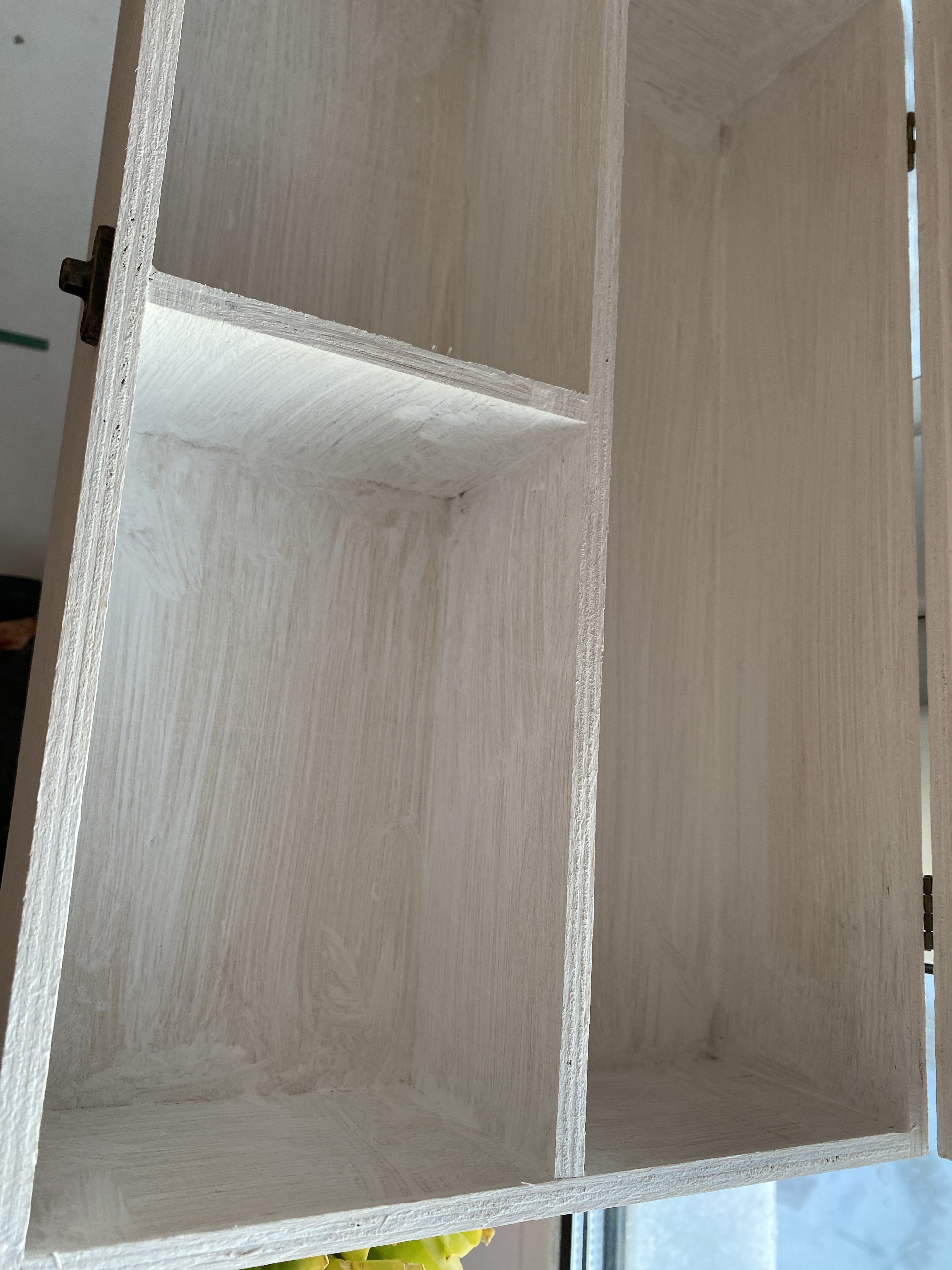 Фотография покупателя товара Подарочный ящик 34×21.5×10.5 см деревянный 3 отдела, с закрывающейся крышкой, белая кисть - Фото 8
