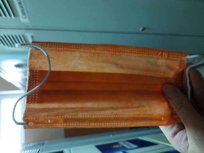Фотография покупателя товара Маска медицинская, четырехслойная, оранжевый, 50 шт.