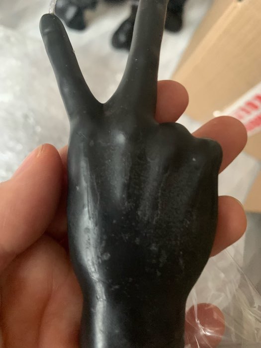 Фотография покупателя товара Свеча фигурная "Рука-peace", 10х4 см, черная