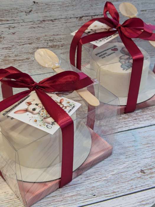 Фотография покупателя товара Коробка для капкейка, кондитерская упаковка, 4 ячейки «С любовью», 16×16×11.5 см - Фото 1