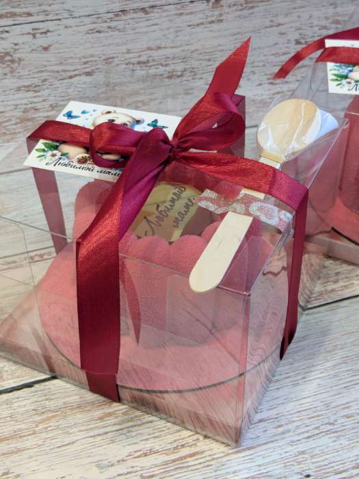 Фотография покупателя товара Коробка для капкейка, кондитерская упаковка, 4 ячейки «С любовью», 16×16×11.5 см - Фото 2