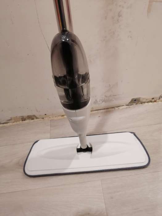 Фотография покупателя товара Швабра для мытья пола с распылителем Доляна, насадка из микрофибры 40×13 см, стальной черенок 125 см