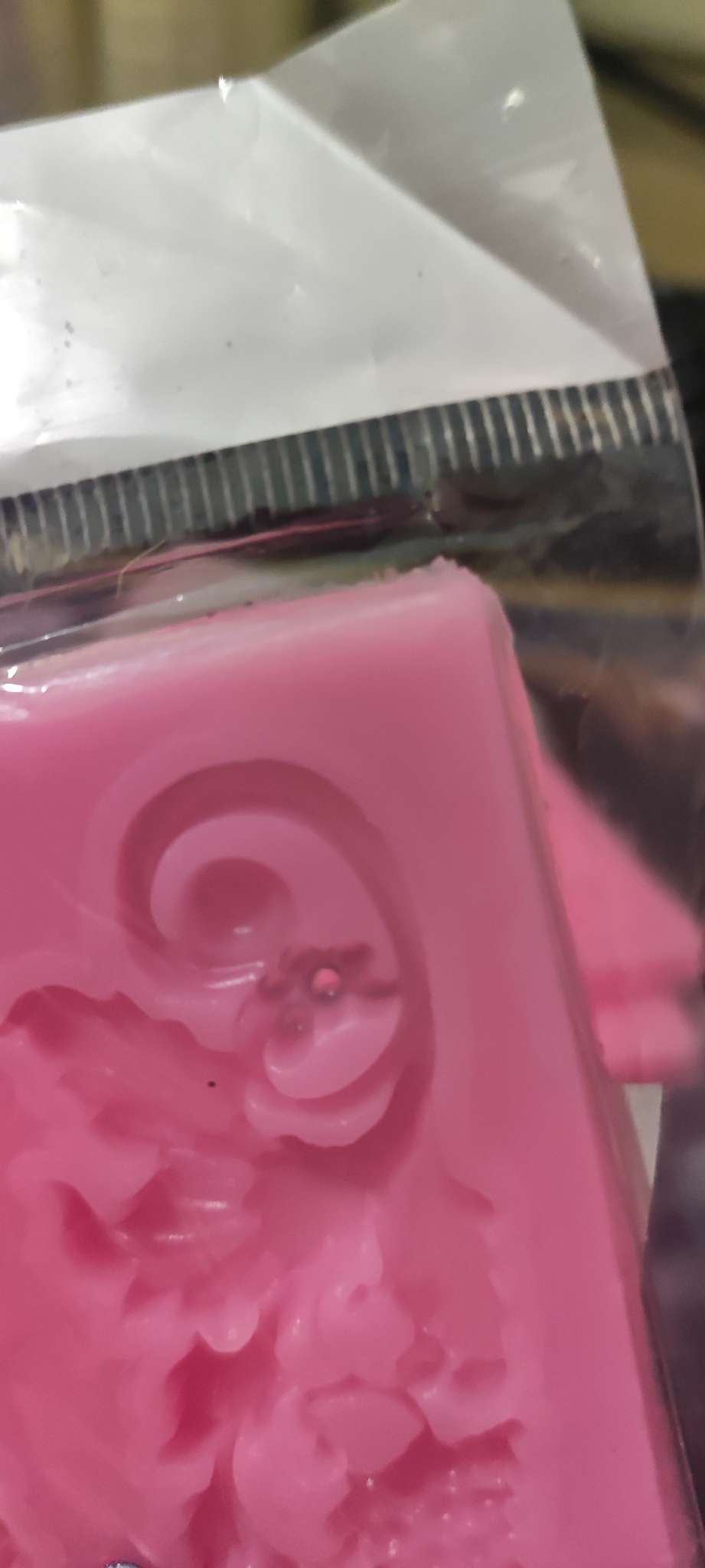 Фотография покупателя товара Молд для заливки «Листья винограда», силикон, 7.7×7×0.5 см, розовый - Фото 3