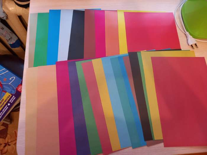 Фотография покупателя товара Набор "Холодное сердце" А4: 10л цветного одностороннего картона + 16л цветной двусторонней бумаги