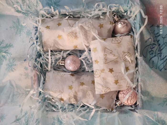 Фотография покупателя товара Коробка новогодняя с PVC крышкой, «Мир полон Чудес», 16×16×3 см - Фото 5