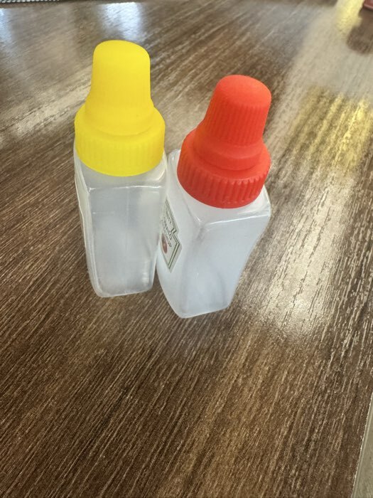 Фотография покупателя товара Бутылки для соуса «Мини», набор 2 шт., 24 мл, 7.3×3×2.2 см, пластик, прозрачные, наклейка МИКС - Фото 3