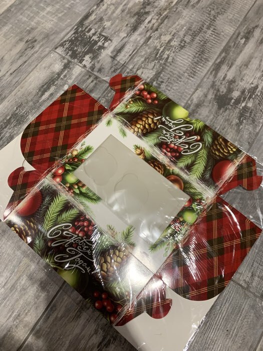 Фотография покупателя товара Коробка для 6 капкейков с окном подарочная новогодняя упаковка «С Новым годом», 25×17×10 см - Фото 3