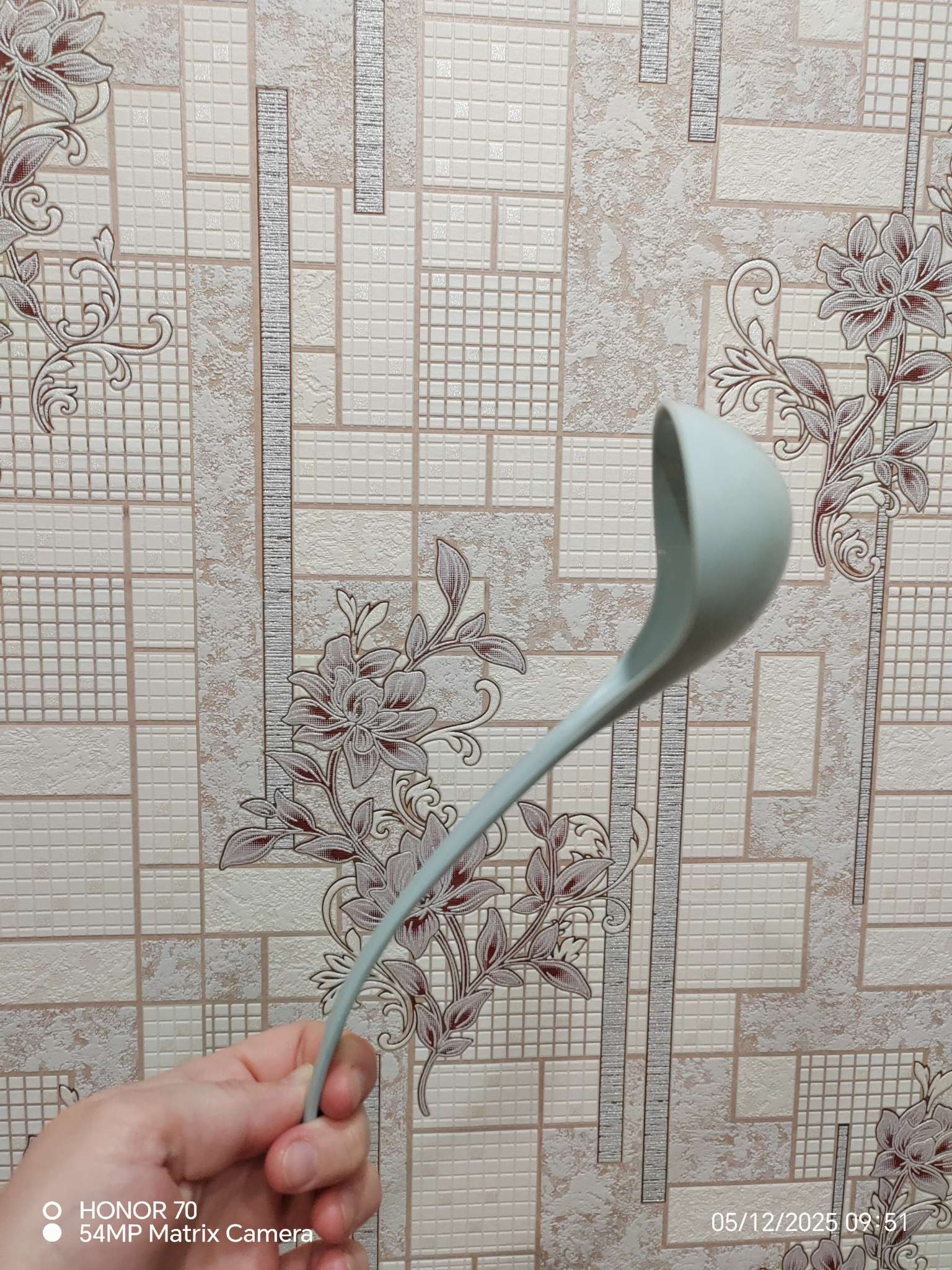 Фотография покупателя товара Половник Доляна «Унция», 24×8×5 см, пластик, зелёный - Фото 3