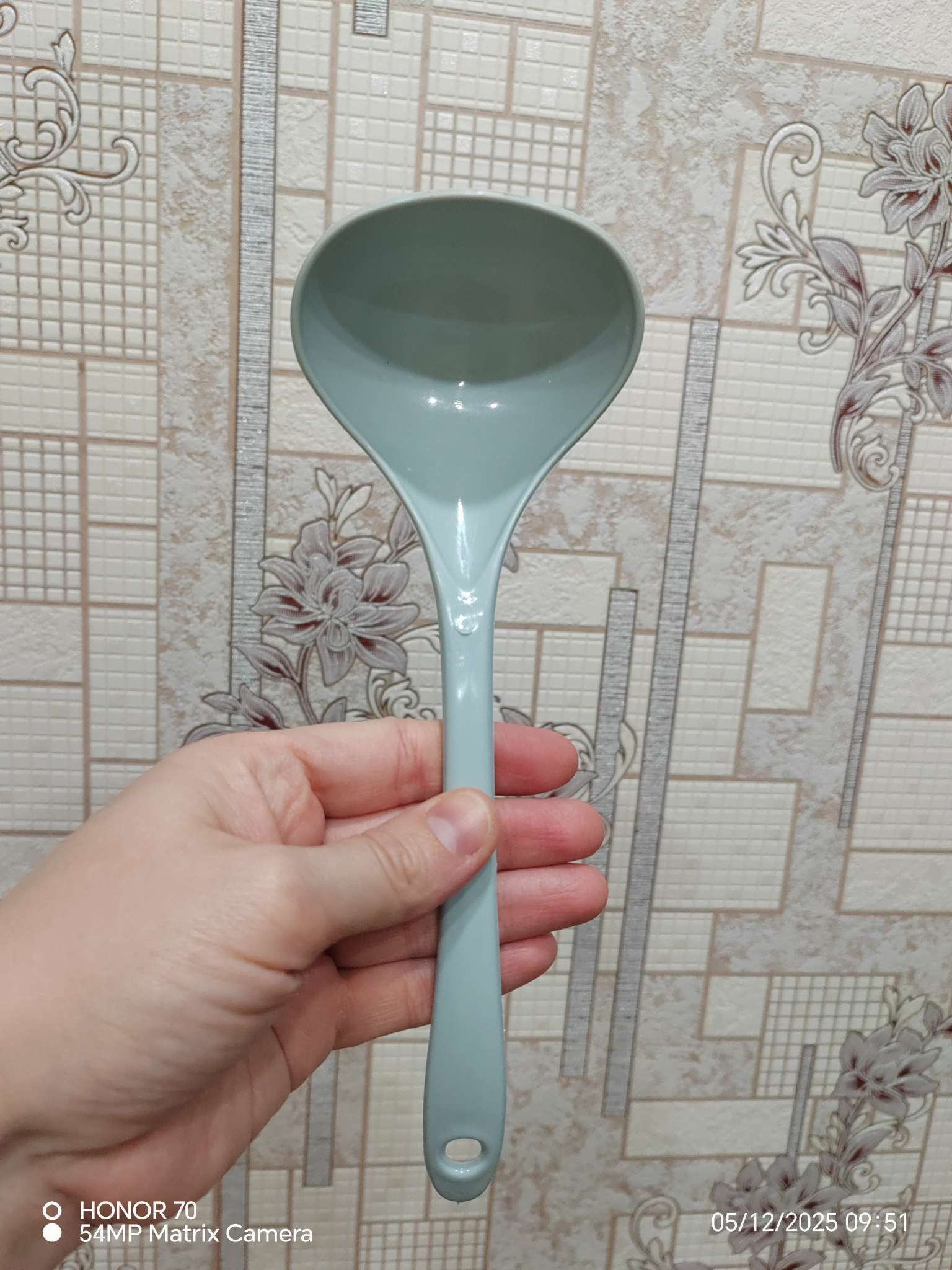 Фотография покупателя товара Половник Доляна «Унция», 24×8×5 см, пластик, зелёный - Фото 4