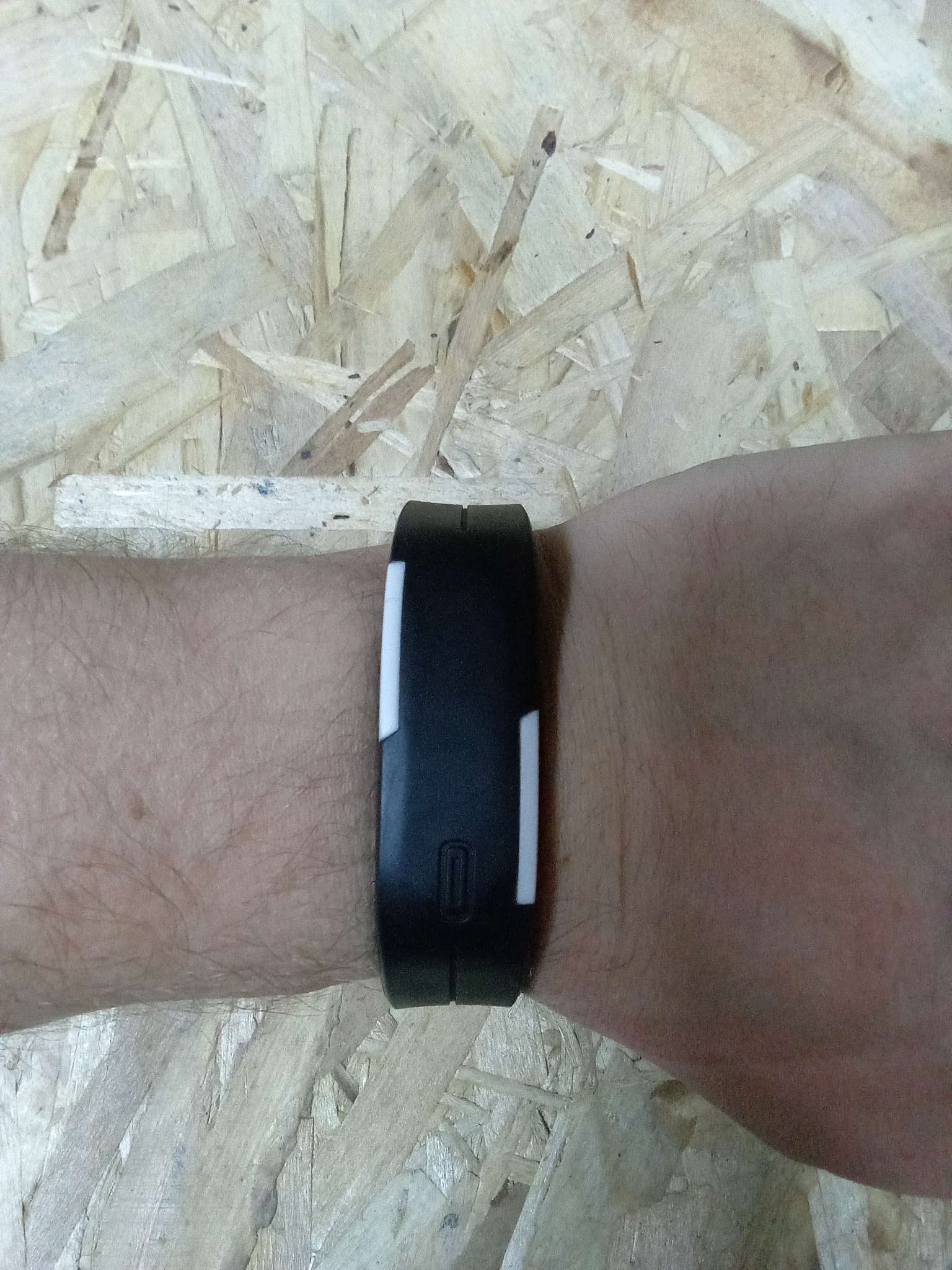 Фотография покупателя товара Часы наручные электронные "Скайер", застежка на магните, l-25 см, черные - Фото 1